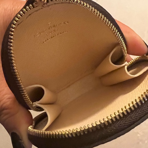 👑✅PRICE FIRM✅ AUTHENTIC Louis Vuitton Monogram Coin Pouch - Picture 8 of 17